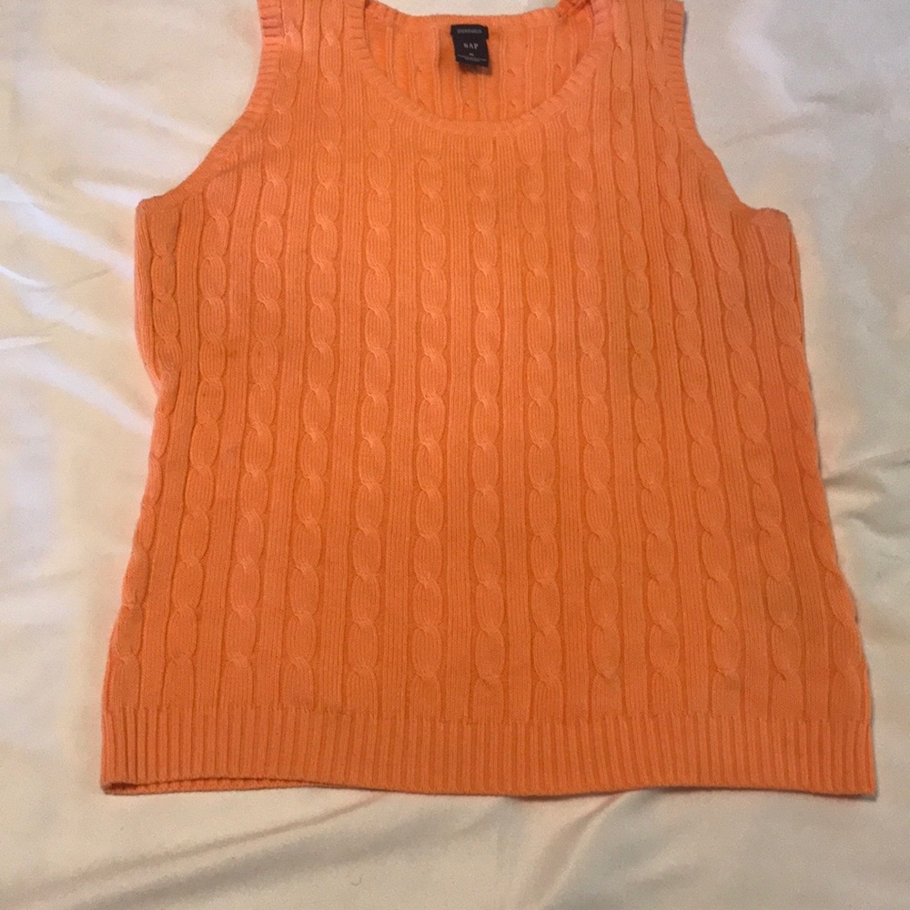 Gap sleeveless round neck sweater vest